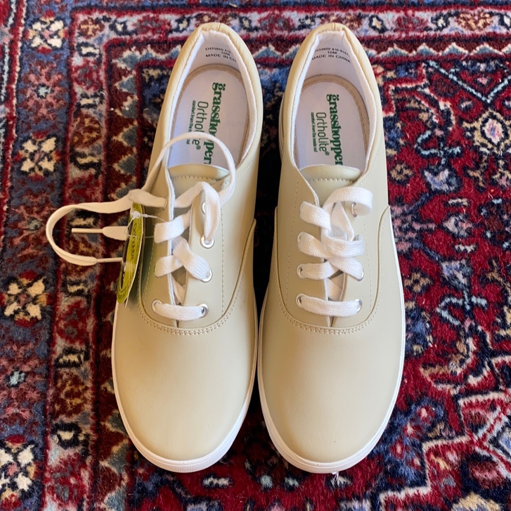 Classic Grasshoppers ortholite women’s size 10M